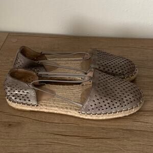 Eileen Fisher Lee 2 Espadrille Sandals Closed Toe 6 US Leather Flats Mica Jute